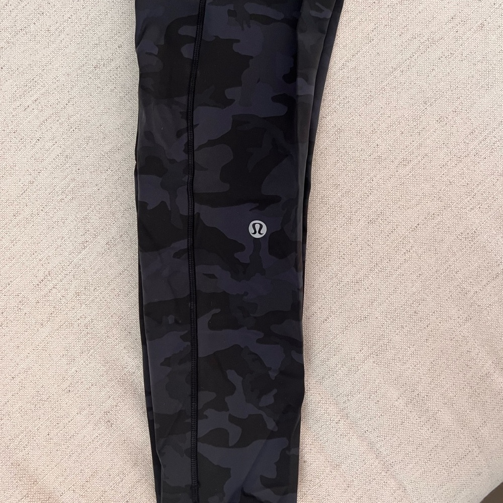 Lululemon fast and free high rise crop 23 in black camo
